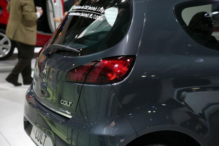  Mitsubishi Colt 2009 года  (фото 7 из 36)